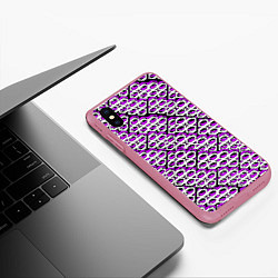 Чехол iPhone XS Max матовый Фиолетово-белый узор на чёрном фоне, цвет: 3D-малиновый — фото 2