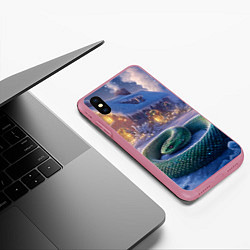 Чехол iPhone XS Max матовый Большая змея на фоне новогоднего дома, цвет: 3D-малиновый — фото 2