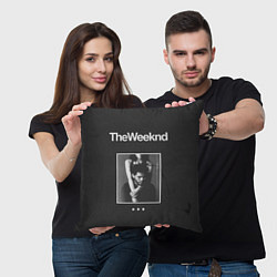 Подушка квадратная Эйбл с подругой The Weekend, цвет: 3D-принт — фото 2