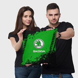 Подушка квадратная Skoda следы от шин, цвет: 3D-принт — фото 2