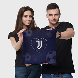 Подушка квадратная Лого Juventus в сердечке на фоне мячей, цвет: 3D-принт — фото 2