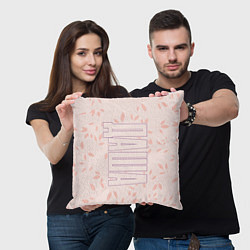Подушка квадратная Даша по-вертикали с розовым фоном, цвет: 3D-принт — фото 2