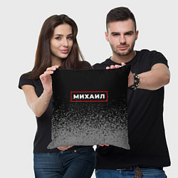 Подушка квадратная Михаил - в красной рамке на темном, цвет: 3D-принт — фото 2