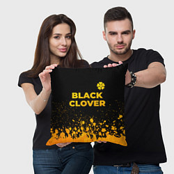 Подушка квадратная Black Clover - gold gradient: символ сверху, цвет: 3D-принт — фото 2