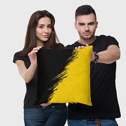 Подушка квадратная Черные штрихи на желтом фоне, цвет: 3D-принт — фото 2