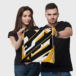 Подушка квадратная Жёлто-белые широкие линии на чёрном фоне, цвет: 3D-принт — фото 2