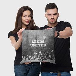 Подушка квадратная Leeds United - grey gradient посередине, цвет: 3D-принт — фото 2