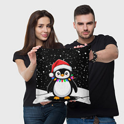 Подушка квадратная Пингвин в шапке Санты, цвет: 3D-принт — фото 2