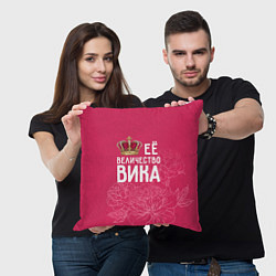 Подушка квадратная Её величество Вика, цвет: 3D-принт — фото 2