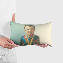 Подушка-антистресс Гагарин в орденах, цвет: 3D-принт — фото 2