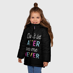 Куртка зимняя для девочки Не дай Позже стать Никогда, цвет: 3D-черный — фото 2