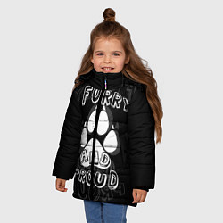 Куртка зимняя для девочки Furry proud, цвет: 3D-черный — фото 2