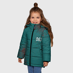 Куртка зимняя для девочки Игра в кальмара: Персонаж 067, цвет: 3D-черный — фото 2