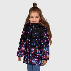 Куртка зимняя для девочки ПРАЗДНИЧНЫЕ НОВОГОДНИЕ ОГОНЬКИ 2022, цвет: 3D-светло-серый — фото 2