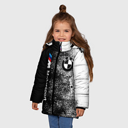 Куртка зимняя для девочки БМВ Черно-белый логотип, цвет: 3D-красный — фото 2