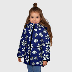 Куртка зимняя для девочки Дудл ромашки на синем фоне - паттерн, цвет: 3D-черный — фото 2