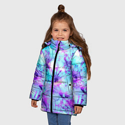 Куртка зимняя для девочки Морское дно узор - тай-дай, цвет: 3D-черный — фото 2