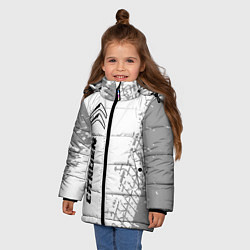 Куртка зимняя для девочки Citroen speed на светлом фоне со следами шин: по-в, цвет: 3D-черный — фото 2