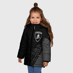 Куртка зимняя для девочки Lamborghini speed на темном фоне со следами шин ве, цвет: 3D-черный — фото 2