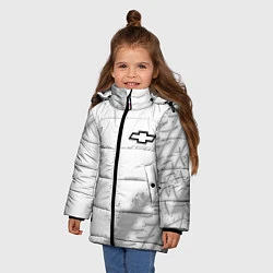 Куртка зимняя для девочки Chevrolet speed на светлом фоне со следами шин вер, цвет: 3D-черный — фото 2