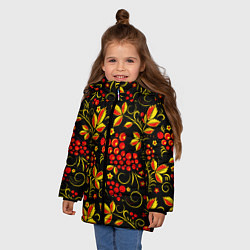 Куртка зимняя для девочки Хохломская роспись золотистые листья чёрном фоне, цвет: 3D-красный — фото 2