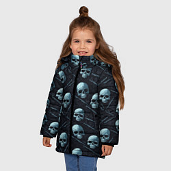 Куртка зимняя для девочки Черепа с ножами, цвет: 3D-светло-серый — фото 2