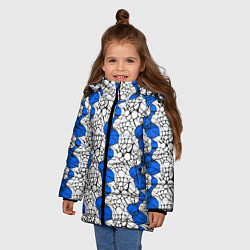 Куртка зимняя для девочки Нейрографический узор из синих кругов и овалов, цвет: 3D-светло-серый — фото 2