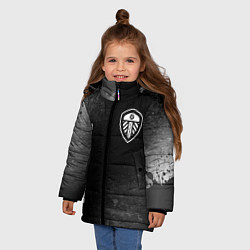 Куртка зимняя для девочки Leeds United sport на темном фоне вертикально, цвет: 3D-черный — фото 2