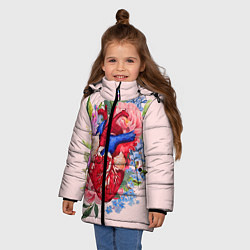 Куртка зимняя для девочки Цветочное сердце, цвет: 3D-черный — фото 2