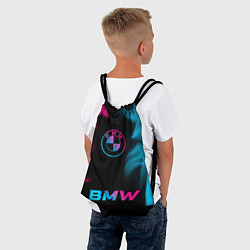 Рюкзак-мешок BMW - neon gradient: символ сверху надпись снизу, цвет: 3D-принт — фото 2