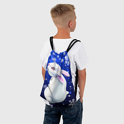 Рюкзак-мешок Белый кролик в снежинках, цвет: 3D-принт — фото 2