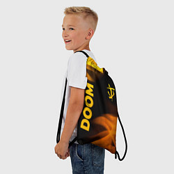 Рюкзак-мешок Doom - gold gradient: надпись, символ, цвет: 3D-принт — фото 2