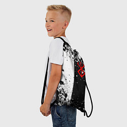 Рюкзак-мешок Берсерк знак жертвы - черно-белые брызги, цвет: 3D-принт — фото 2