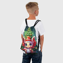 Рюкзак-мешок Миниатюрный новогодний дракоша 2024, цвет: 3D-принт — фото 2