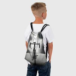 Рюкзак-мешок Шоссейный велосипед в черном дыму, цвет: 3D-принт — фото 2