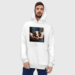 Толстовка-худи оверсайз Красивая мини корова в руках, цвет: белый — фото 2
