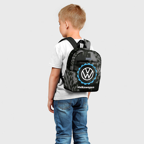 Детский рюкзак Volkswagen в стиле Top Gear со следами шин на фоне / 3D-принт – фото 5