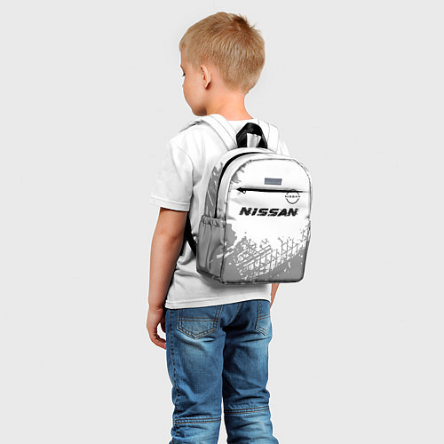 Детский рюкзак Nissan speed на светлом фоне со следами шин: симво / 3D-принт – фото 5