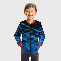 Бомбер детский Синие абстрактные полосы на чёрном фоне, цвет: 3D-красный — фото 2