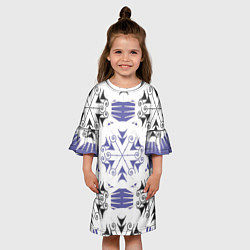 Платье клеш для девочки Острый белые снежинки на сиреневом фоне, цвет: 3D-принт — фото 2