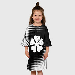 Платье клеш для девочки Белый логотип Черный клевер на черном, цвет: 3D-принт — фото 2