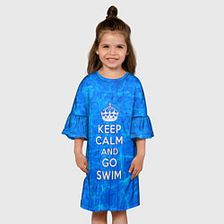 Платье клеш для девочки Будь спокоен и плавай, цвет: 3D-принт — фото 2