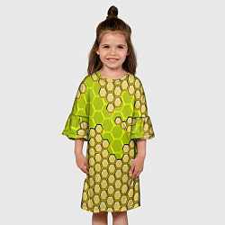 Платье клеш для девочки Жёлтая энерго-броня из шестиугольников, цвет: 3D-принт — фото 2