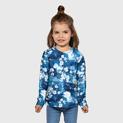 Лонгслив детский Цветы белой сакуры - паттерн на синем фоне, цвет: 3D-принт — фото 2