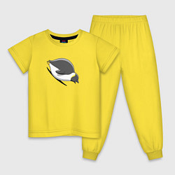 Пижама хлопковая детская Мультяшный пингвин едет с горы, цвет: желтый