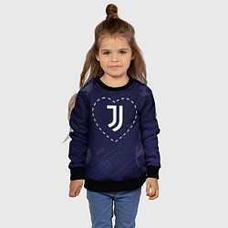 Свитшот детский Лого Juventus в сердечке на фоне мячей, цвет: 3D-черный — фото 2