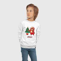Свитшот хлопковый детский Бык наряжает елку 2021, цвет: белый — фото 2