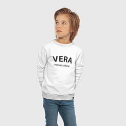 Свитшот хлопковый детский Vera never alone - motto, цвет: белый — фото 2