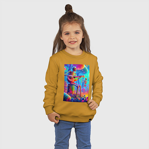 Детский свитшот Скелет играет на гитаре в грибном лесу / Горчичный – фото 3