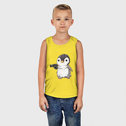 Майка детская хлопок Пингвин с пистолетом, цвет: желтый — фото 2